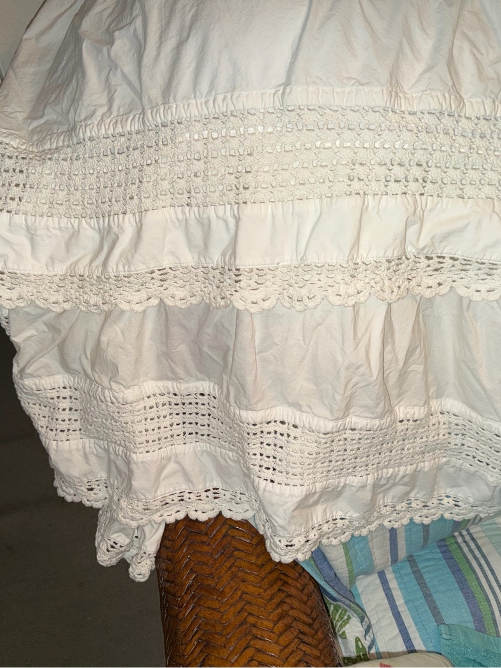 KING DUST RUFFLE, Pine Cone Hill White dust ruffle - Picture 6 of 7
